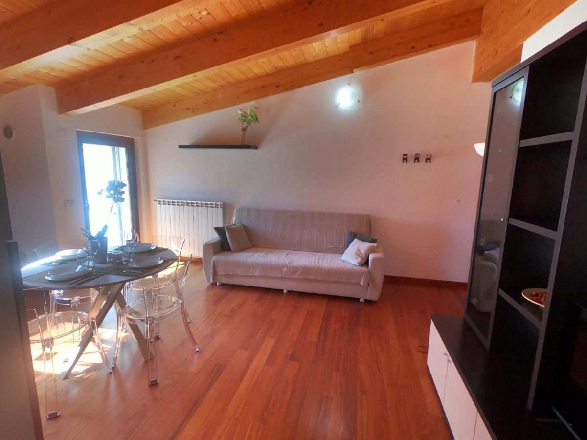 شقة Attico Petfriendly Con Terrazzo, Via Del Borgo Montesilvano Marina المظهر الخارجي الصورة