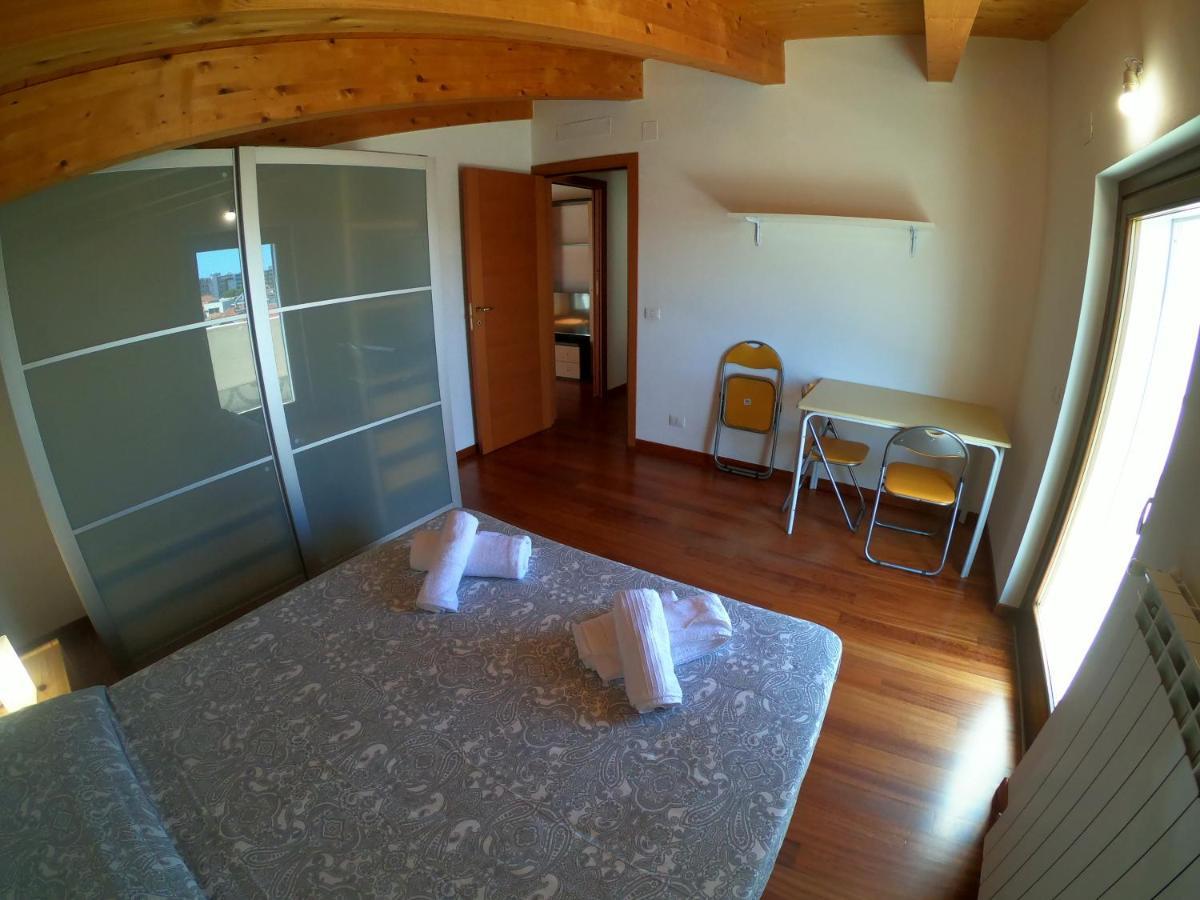 شقة Attico Petfriendly Con Terrazzo, Via Del Borgo Montesilvano Marina المظهر الخارجي الصورة