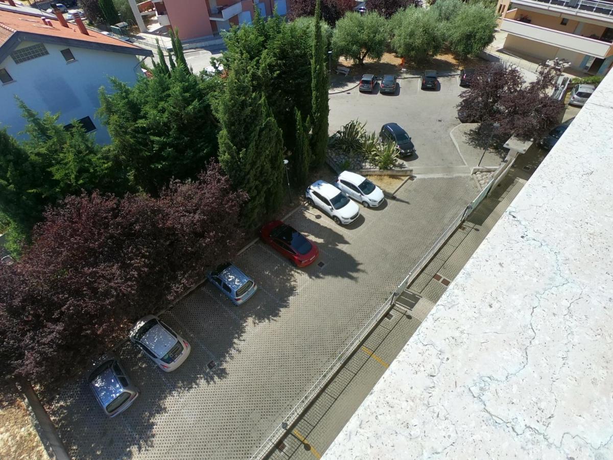 شقة Attico Petfriendly Con Terrazzo, Via Del Borgo Montesilvano Marina المظهر الخارجي الصورة