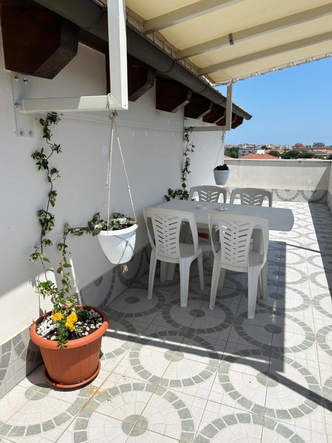 شقة Attico Petfriendly Con Terrazzo, Via Del Borgo Montesilvano Marina المظهر الخارجي الصورة