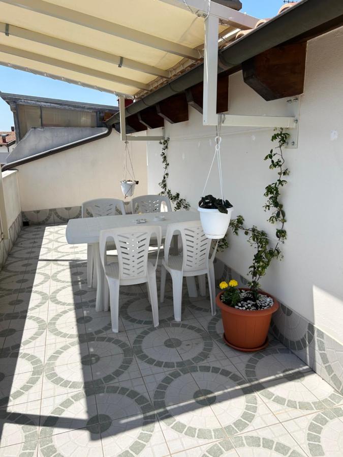 شقة Attico Petfriendly Con Terrazzo, Via Del Borgo Montesilvano Marina المظهر الخارجي الصورة
